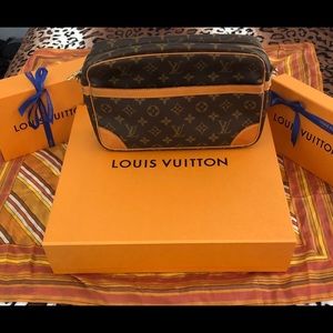 Louis Vuitton Compiegne 28 crossbody
